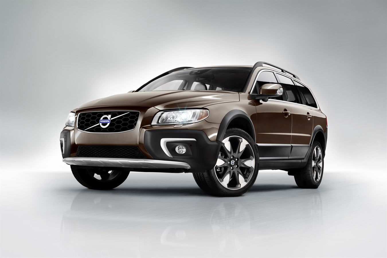  Volvo XC70  takmiči se sa SUV-ovima i pobeđuje