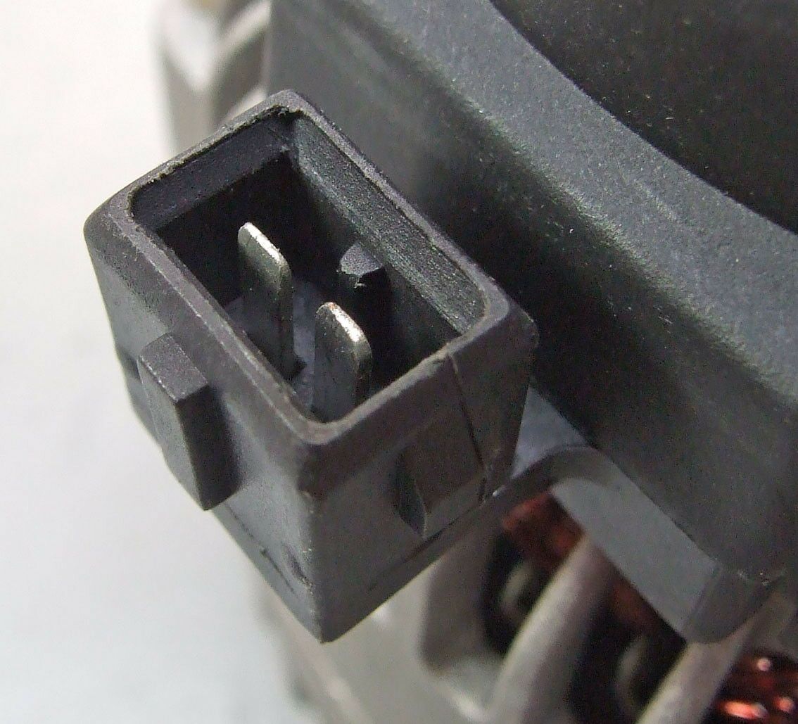 ALTERNATOR BOSCH 12V 70A VW GOLF III ŠKODA FELICIA