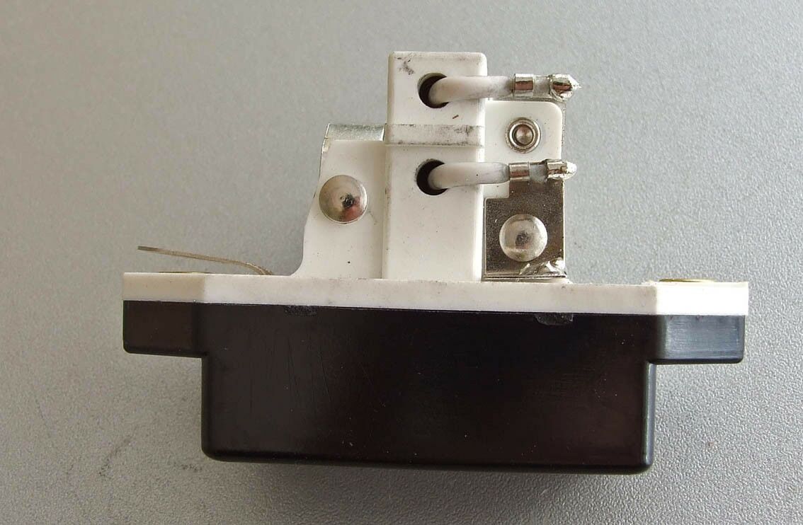 REGLER BOSCH 24V STANDARD 32MM KOLEKTOR  1305