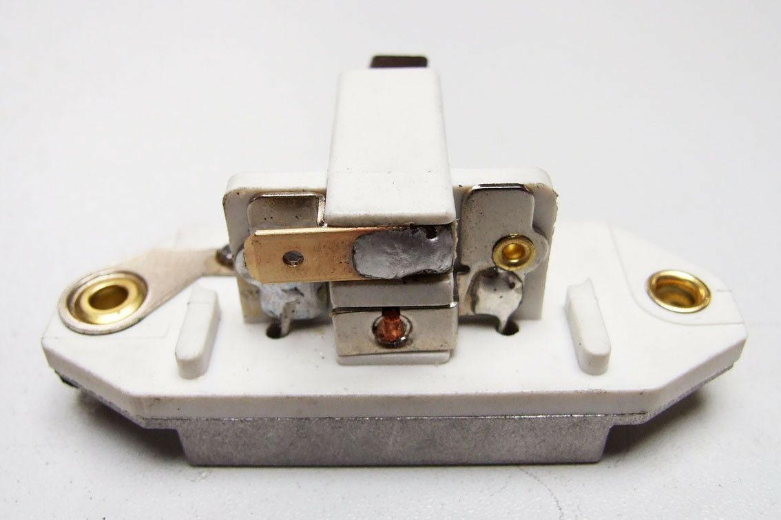 REGLER ISKRA 12V YUGO NOVI TIP PLITKI