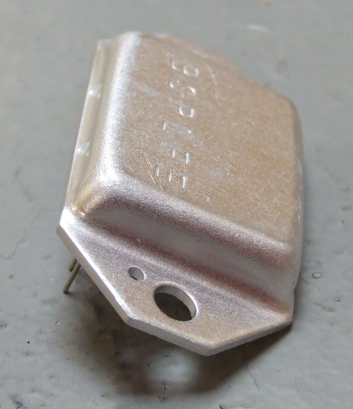 ELEKTRONIKA REGLERA ALT HITACHI 12V 6 IZLAZA  