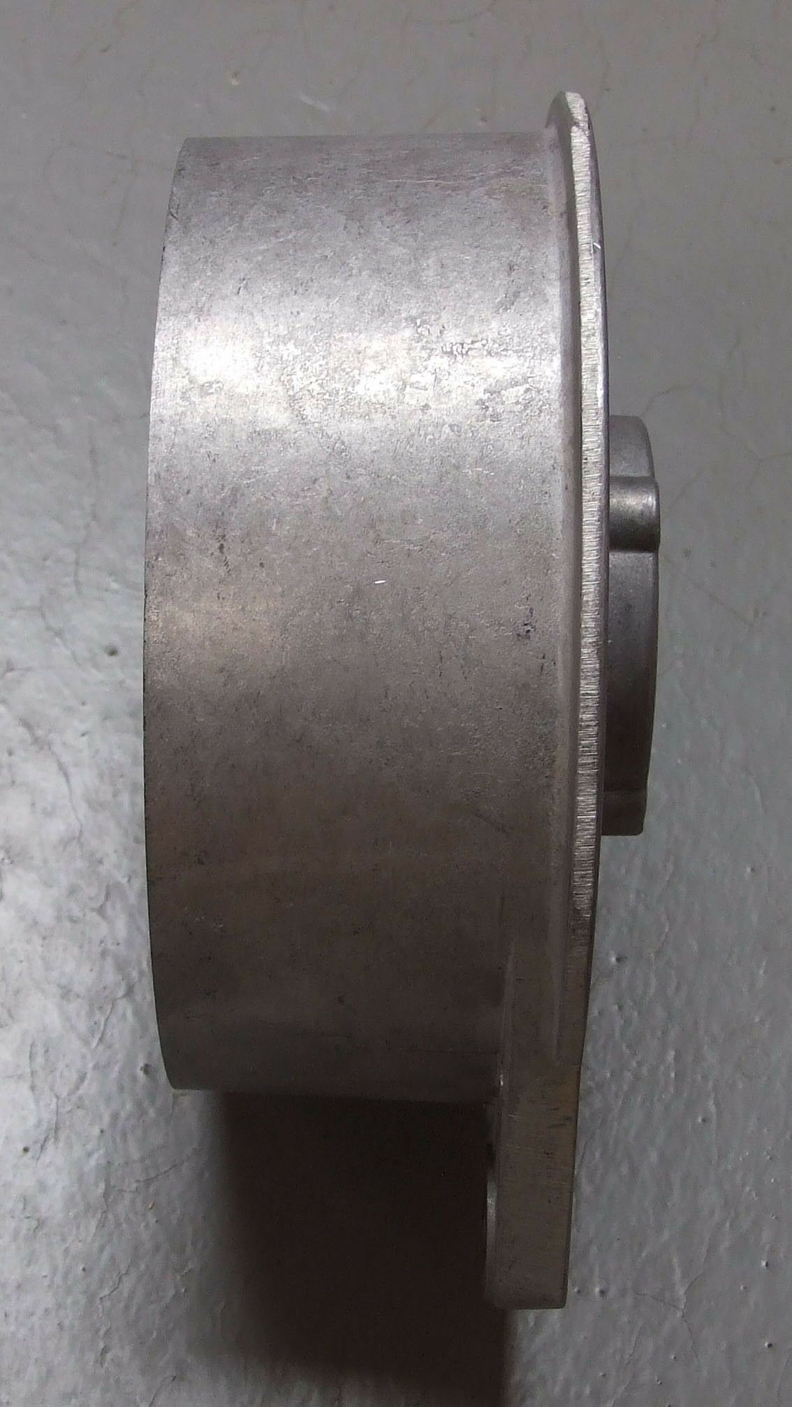 PREDNJA DEKLA ALTERNATORA BOSCH MAN ACTROS 0120 689 522