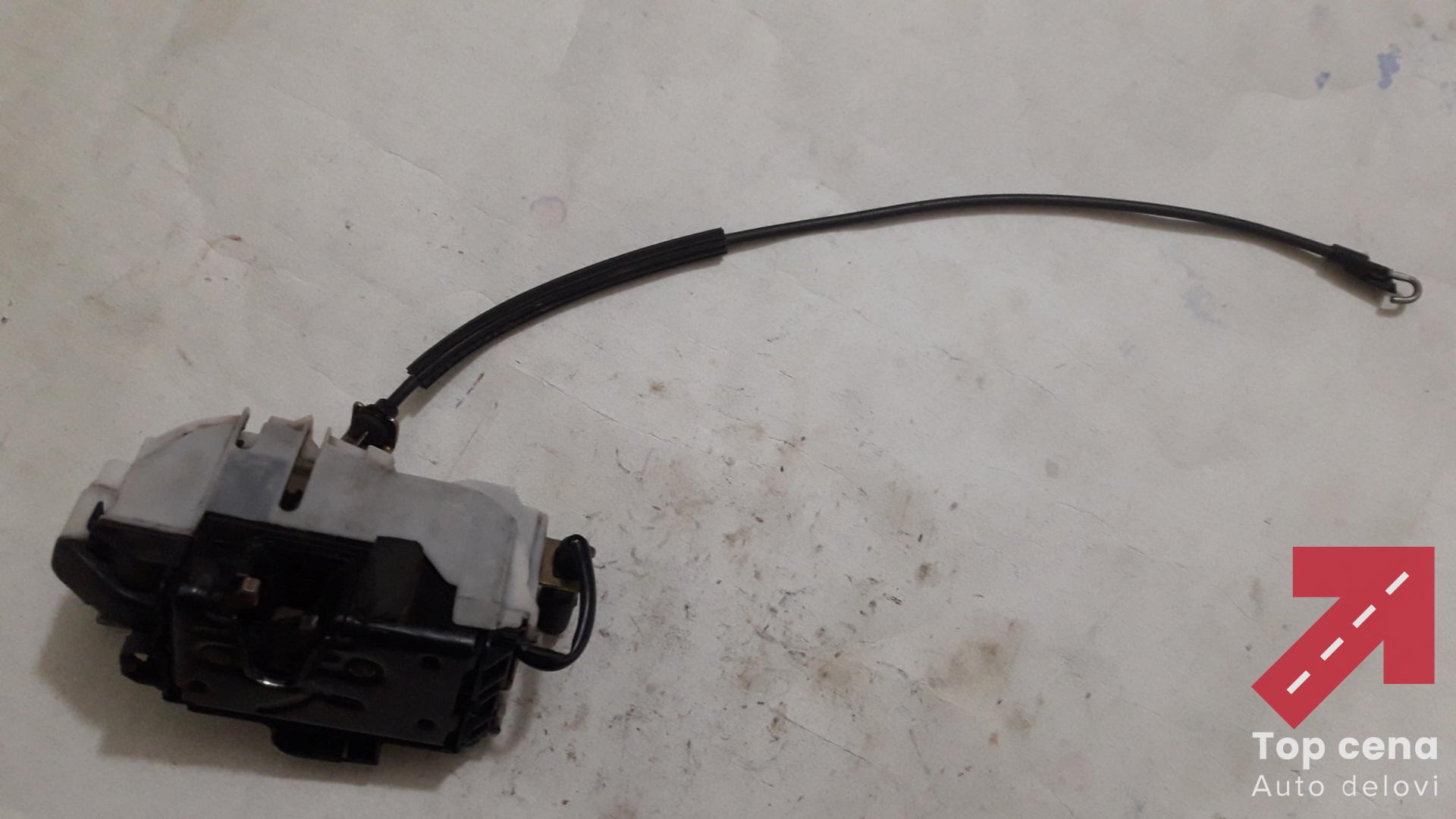 Brava prednjih levih vrata Seat Cordoba 2001g