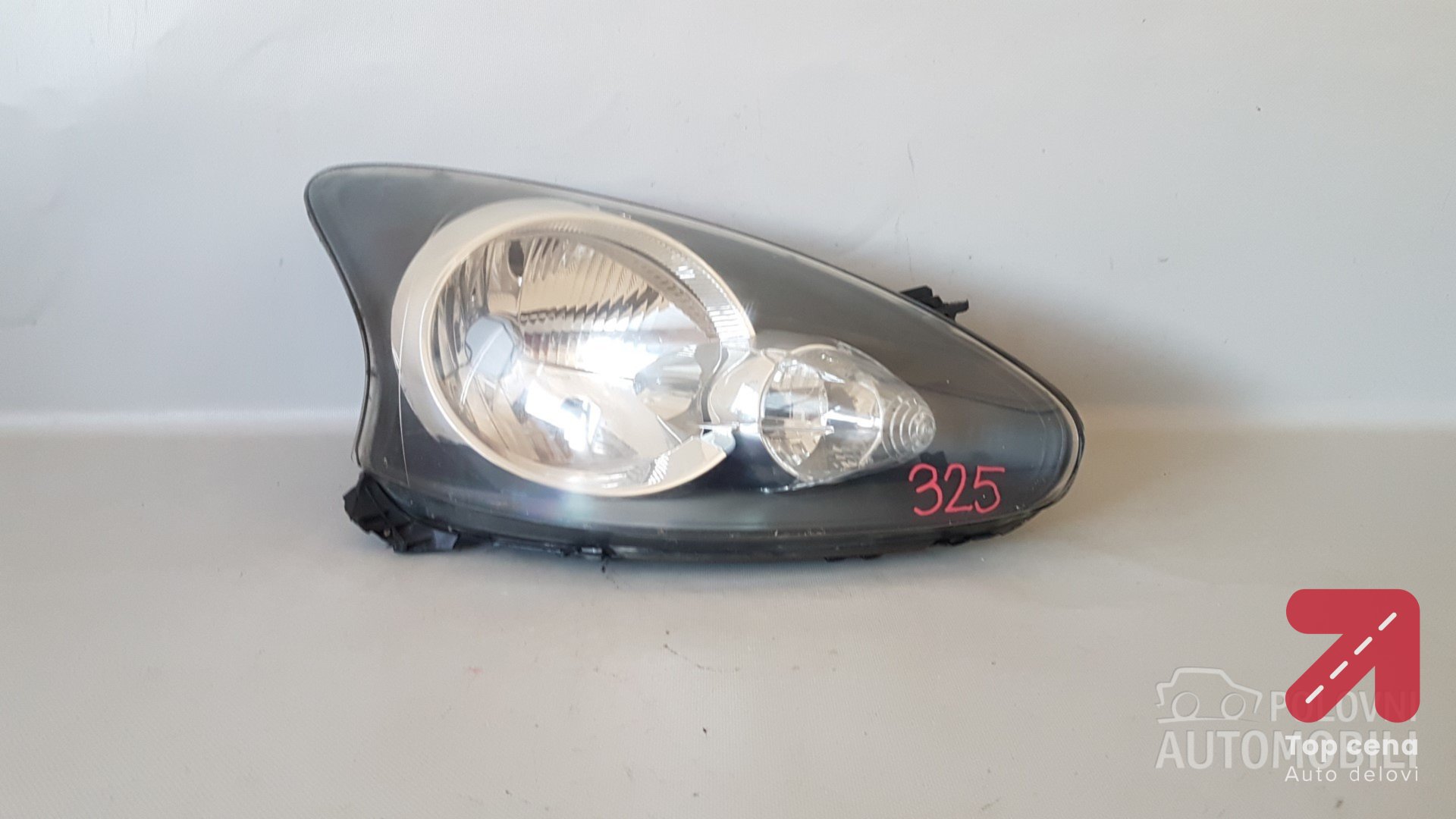 Far Desni za Toyota Aygo od 2009. do 2011. god.