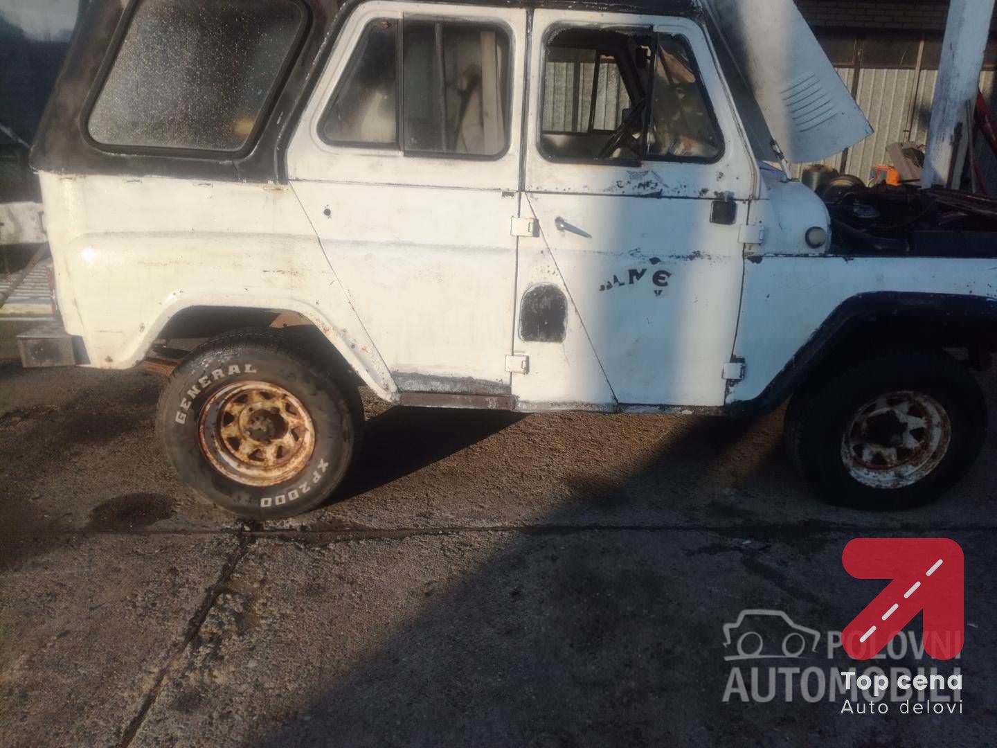 UAZ 469 - kompletan auto u delovima